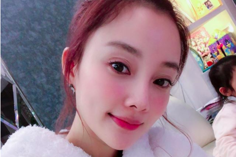 李小璐个人资料_李小璐身高_李小璐八卦_李小璐简历