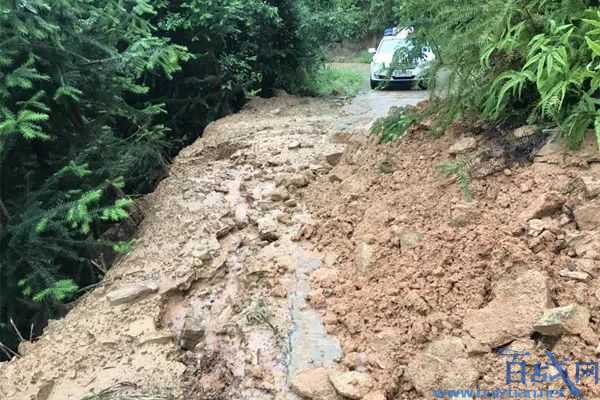 惊悚!福建暴雨山体滑坡 小区居民尖叫狂奔