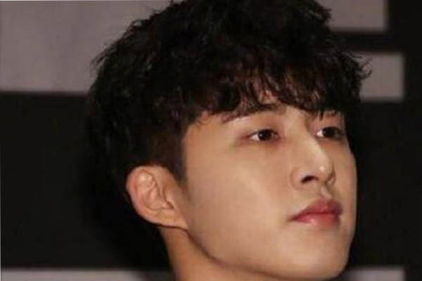 杨贤硕曾介入金韩彬吸毒事件,A某否认供毒品或与梁铉锡介入有关