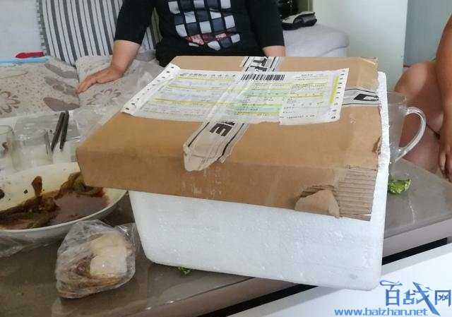 快递员下跪事件反转,快递员下跪,快递员下跪反转