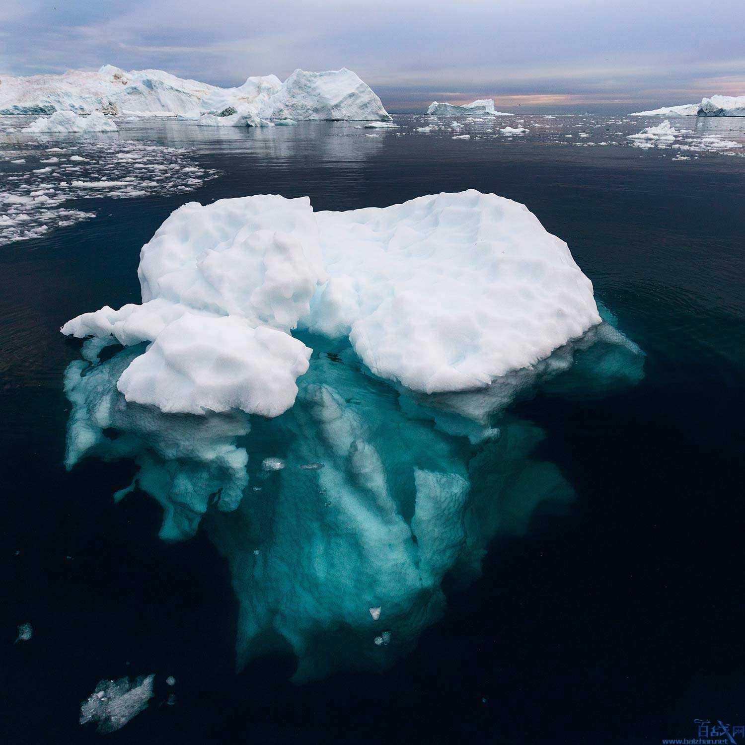 格陵兰岛一日内冰雪融化20亿吨