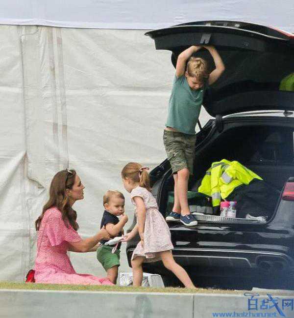 凯特梅根双王妃抱娃同框  参观皇家慈善马球日的比赛