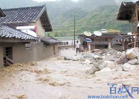 四川凉山遭强降雨已致12人失踪 多地发生山洪、泥石流