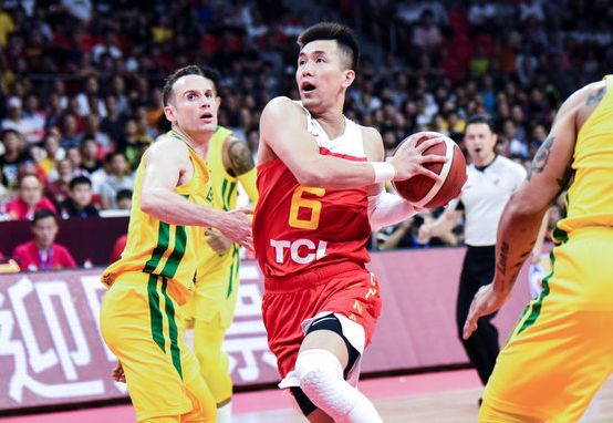 中国男篮迎战巴西首轮惜败 25日移师武汉次轮比赛