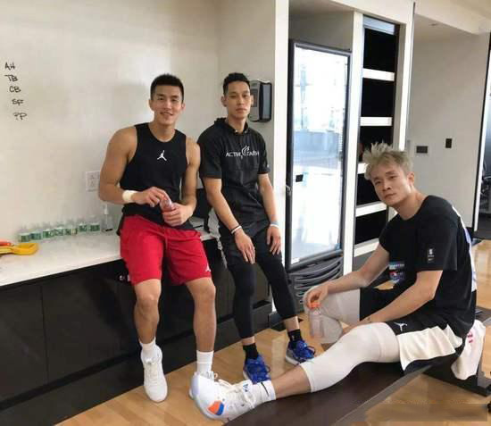 林书豪采访称中国有三人具NBA实力;林书豪签约北京男篮加入CBA