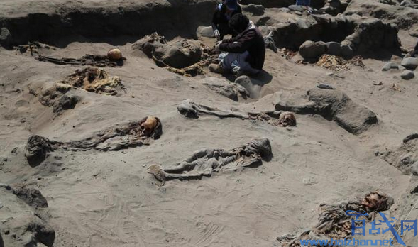 秘鲁挖出227具遗骸