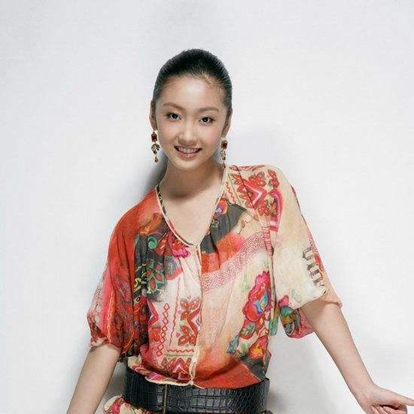 吕易珊，云南昆明人，现在为云南润视荣光签约演员。代表作《孽缘》、《木府风云》、《劝和小组》等。在2013年12月31日播出的《舞乐传奇》中饰演杀手红泥。