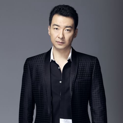 郝平，1970年2月19日出生于陕西省西安市，中国内地男演员，毕业于上海戏剧学院表演系89级本科班。1990年，出演个人首部电视剧《多梦女孩》，从而正式进入演艺圈。
