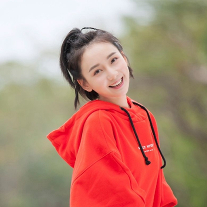 陆怡璇，出生于上海，毕业于上海外国语学院英语专业，中国内地女演员。2009年，出演古装神话剧《宝莲灯前传》，开始接触影视圈;8月，在古装电视剧《黛玉传》中饰演紫鹃。