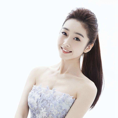 宣璐，1991年1月15日出生于江苏省南京市，中国内地影视女演员、舞者。2008年，宣璐因出演李少红版《红楼梦》而正式进入演艺圈。