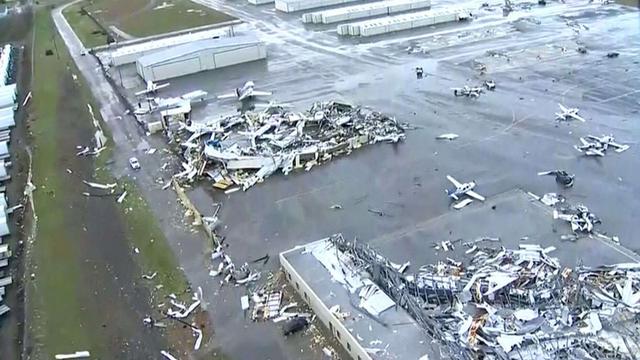 龙卷风袭击美国致24人死亡 摧毁48座建筑和机场