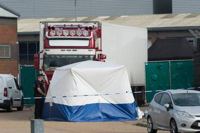 英国再现集装箱藏人案 之前的死亡卡车还不到半年