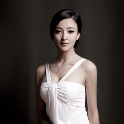 刘玥霏(原名刘雨欣)，中国女演员，1988年3月13日出生于中国湖南省衡阳市，毕业于中央戏剧学院。2009年，因在电影《花木兰》中扮演女二号柔然公主而成名。