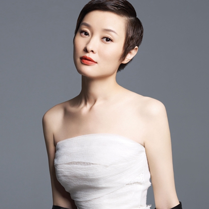 吴越，1972年4月10日出生于上海市闵行区，中国影视女演员，毕业于上海戏剧学院。1995年，参演个人首部首部电视剧《北京深秋的故事》。