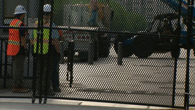 白宫安保再升级 附近围栏被加固水泥墩