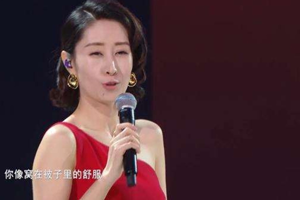 謝娜模仿劉敏濤演唱紅色高跟鞋網友直呼真的是太像了