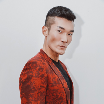 王雨甜，1987年出生于中国，中国内地影视男演员、模特、健身教练，毕业于天津大学会计专业。2014年，获得第17届中国时尚大奖中国十佳职业时装模特奖。2016年，成为了一名健身私人教练。