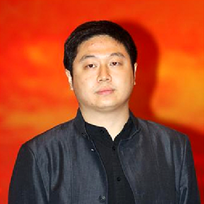 张弛，毕业于中央戏剧学院，华语影视导演、编剧。2004年，凭借《东京审判》获得第26届中国电影金鸡奖最佳编剧奖。