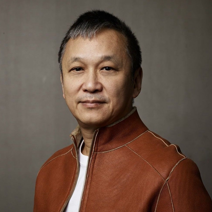 陈德森(Teddy Chan)，1958年出生于香港，中国香港导演、制作人、编剧、演员。1989年，执导个人首部电影《我老婆不是人》。1994年，执导剧情电影《晚9朝5》。