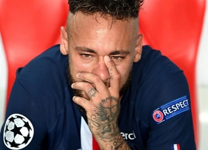 欧冠决赛,拜仁1-0巴黎,内马尔赛后落泪,拜仁战胜巴黎