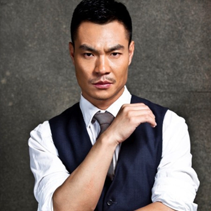 李君峰，出生于河南省鹤壁市，中国内地影视男演员，毕业于上海戏剧学院表演系。2004年，出演个人首部电视剧《中华之剑》，从而正式进入演艺圈。