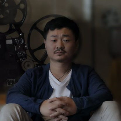 冯宝宁，甘肃酒泉人，曾担任多部影视作品的导演、监制、制片，2002年入行，从业十余年，在影视行业有着良好的口碑。