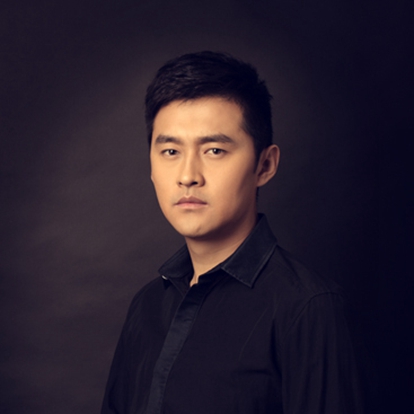 任柯诺，1982年12月4日生于甘肃省兰州市，中国内地影视男演员，毕业于解放军艺术学院。2002年，出演个人首部电视剧《激情年代》，从而正式进入演艺圈。