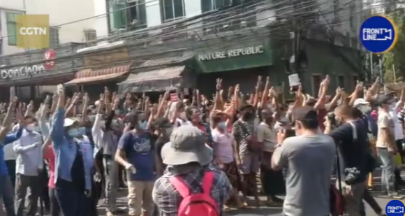 缅甸爆发民众抗议