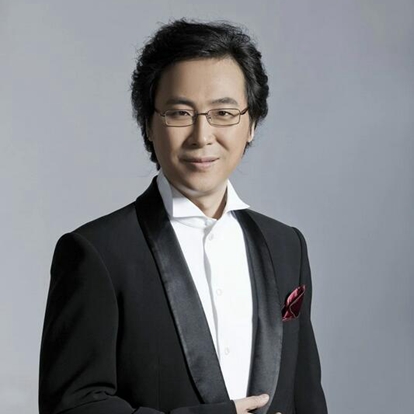 廖昌永，1968年10月25日出生于四川省成都市郫都区，男中音歌唱。1995年硕士毕业于上海音乐学院。曾任上海音乐家协会副主席。