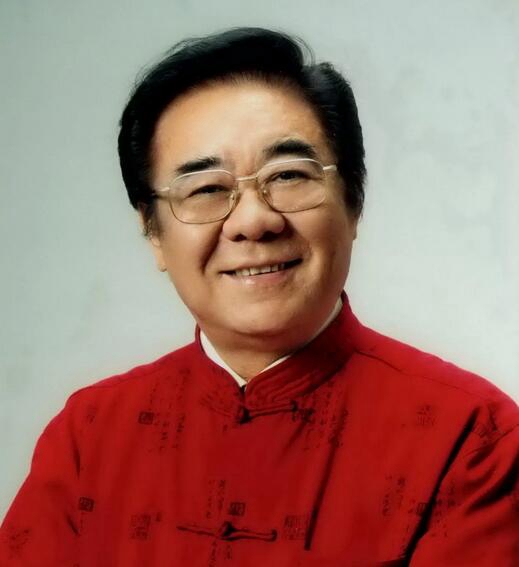 金铁霖，1940年出生于黑龙江省哈尔滨市，满族。中国著名歌唱家，声乐教育家。历任中国音乐家协会副主席、中国音乐学院院长、教授、博士生导师、中国民族声乐学会副会长。