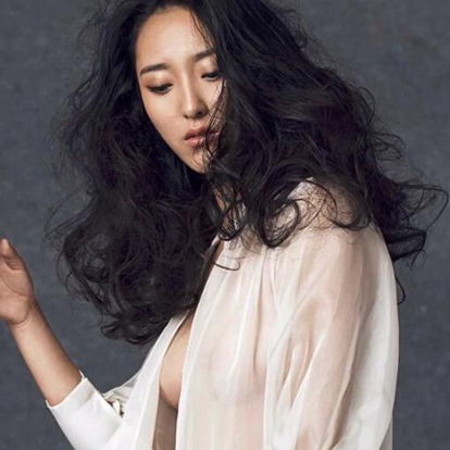 张佳琳，中国内地女演员、模特，2015东方小姐北京赛区亚军。参演过《最漫长的夏至》、《那年青春，我们正好》等影视剧。