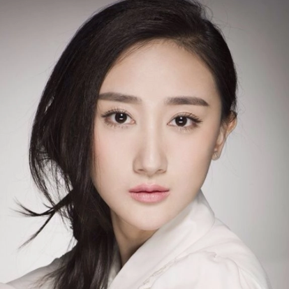 魏梦，1990年7月22日出生于陕西西安，毕业于中央戏剧学院表演系，中国内地女演员。在网络热剧《废柴兄弟》中饰演“兰菲”而被广为熟知。