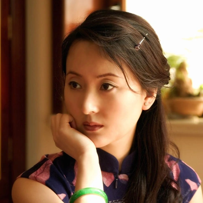 陈晓旭(1965年10月29日～2007年5月13日)，出生于辽宁省鞍山市，中国内地影视女演员、商人。1982年，出演个人首部电视剧《家风》，从而正式进入演艺圈。