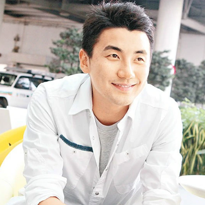 洪永城(Tony Hung)，1983年12月6日出生于香港，中国香港男演员、主持人。2005年，担任有线娱乐台《活得很滋味》外地旅游特辑的主持人。