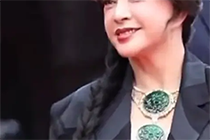 现金和珠宝被偷刘晓庆回应：可能别人比我更需要它们，那就拿去吧