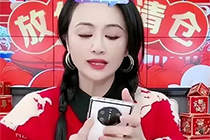 51岁曹颖现状曝光：带货两年成交额超5亿，身患癌症时，儿子成了心病