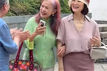 71岁的林青霞现身江西被偶遇，雍容华贵很像贵妇