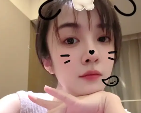 王晓晨回应与俞灏明领证,笑容甜蜜,手上戴了情侣戒