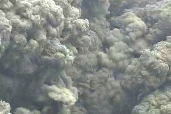 日本鹿儿岛火山喷发