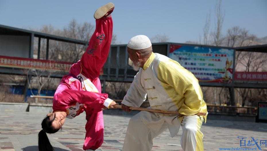 女孩习武获百枚奖牌