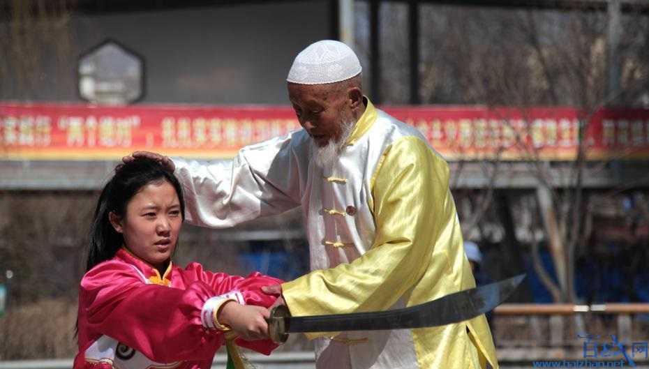 女孩习武获百枚奖牌