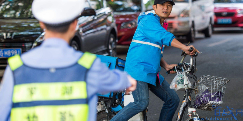 外卖哥撞人遭索赔