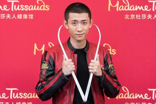 张一山蜡像量身,过程复杂繁琐他却一丝不苟