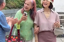 71岁的林青霞现身江西被偶遇，雍容华贵很像贵妇